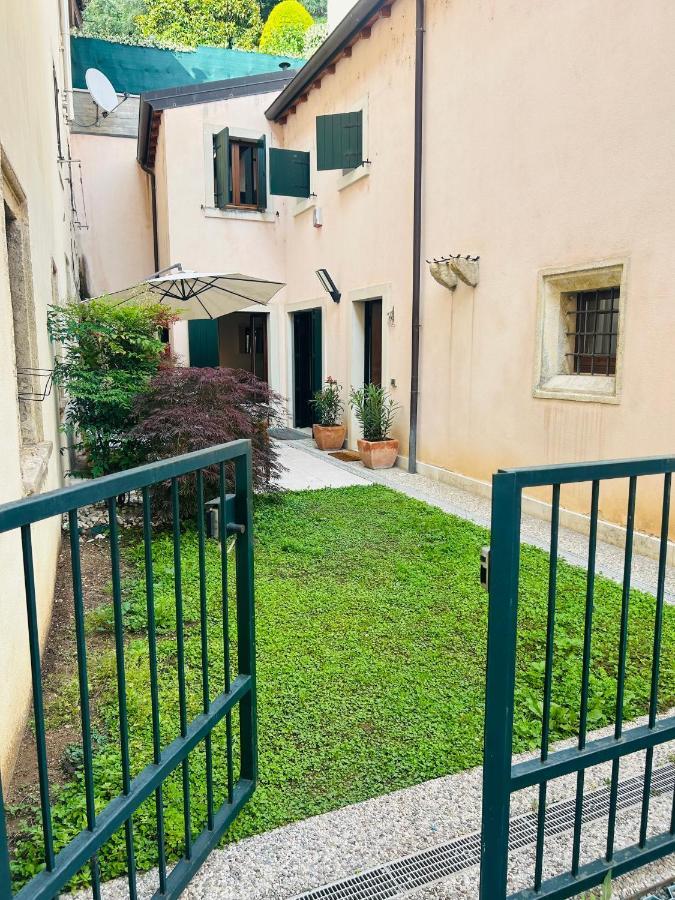Vittoria Verona Buitenkant foto