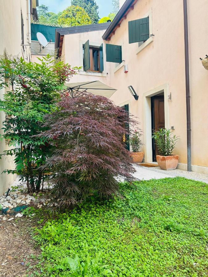 Vittoria Verona Buitenkant foto